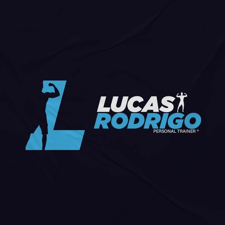Logo Lucas Rodrigo Personal Trainer aplicado na camisa